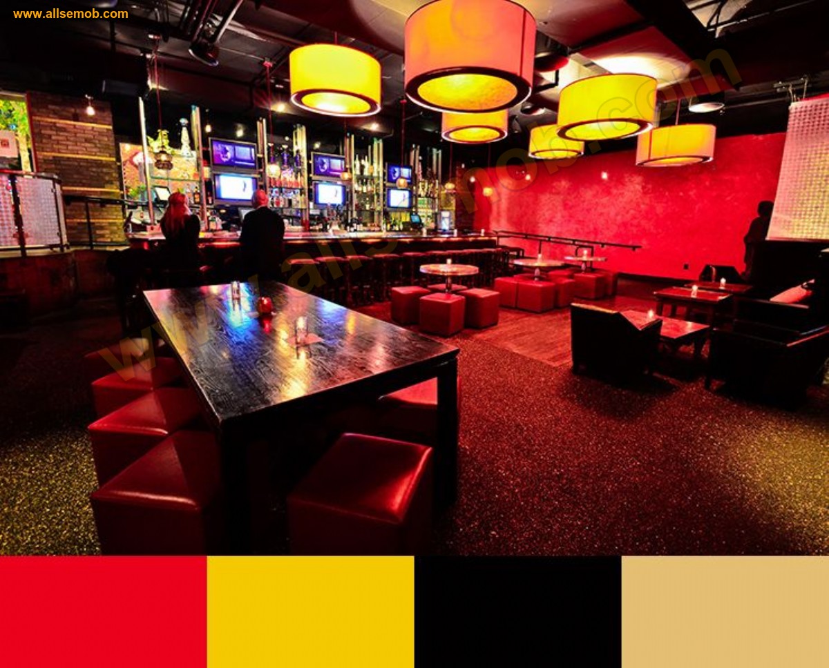 Renkli Restoran İç Tasarımı Koltuklar Puflar Masalar Lüks Dekorasyon